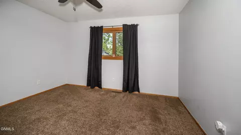 418 Munich Dr, Bismarck, ND 58504 photo 25
