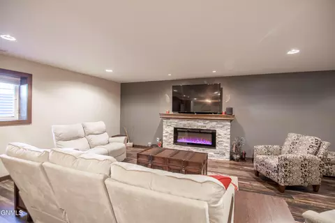 5524 Normandy St, Bismarck, ND 58503 photo 23