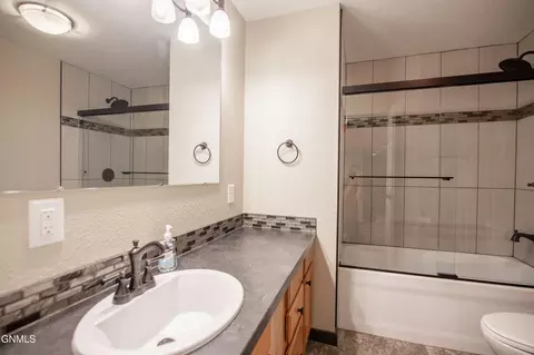5524 Normandy St, Bismarck, ND 58503 photo 18