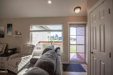 5524 Normandy St, Bismarck, ND 58503 photo 9