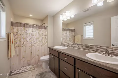 5524 Normandy St, Bismarck, ND 58503 photo 17