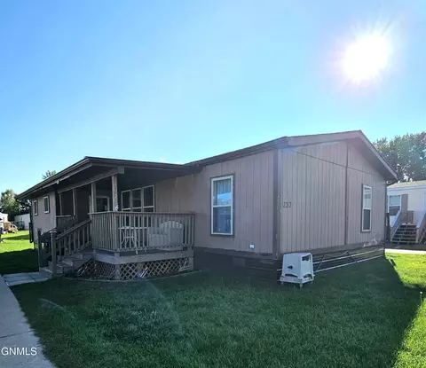 232 Boeing Ave, Bismarck, ND 58504