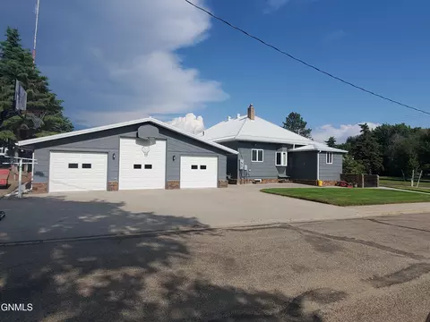 200 Sampson Ave W, Linton, ND 58552