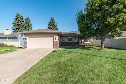 106 Cherokee Ave, Bismarck, ND 58501
