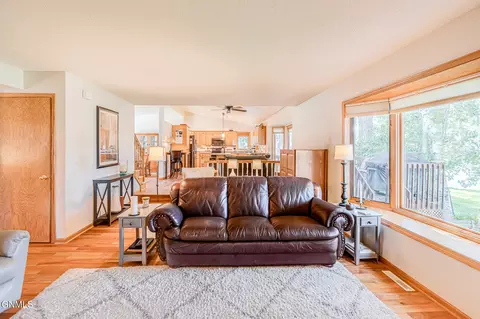 328 Napa Loop, Bismarck, ND 58504 photo 22