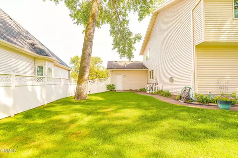 328 Napa Loop, Bismarck, ND 58504 photo 56