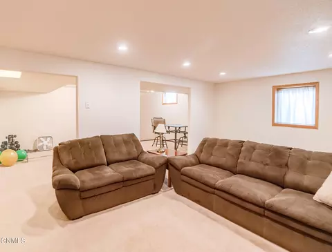 328 Napa Loop, Bismarck, ND 58504 photo 41