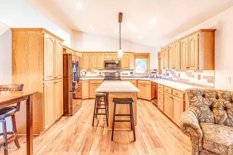 328 Napa Loop, Bismarck, ND 58504 photo 12
