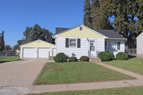 710 23rd St N, Bismarck, ND 58501