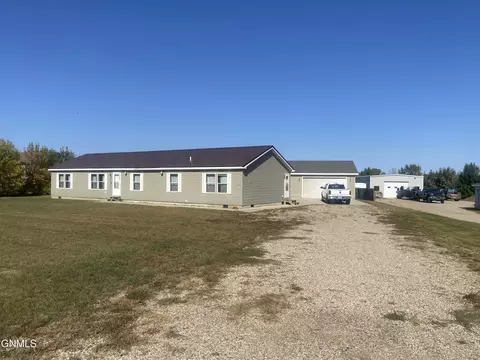 14025 Lakeview Dr, Williston, ND 58801