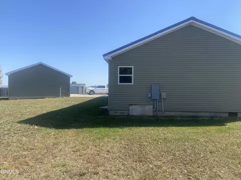 14025 Lakeview Dr, Williston, ND 58801 photo 36