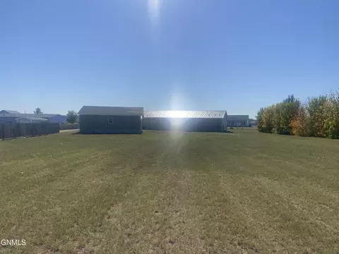 14025 Lakeview Dr, Williston, ND 58801 photo 33