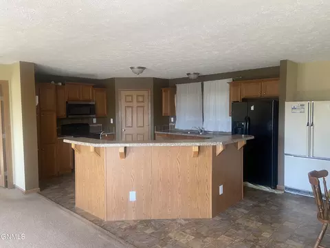 14025 Lakeview Dr, Williston, ND 58801 photo 6