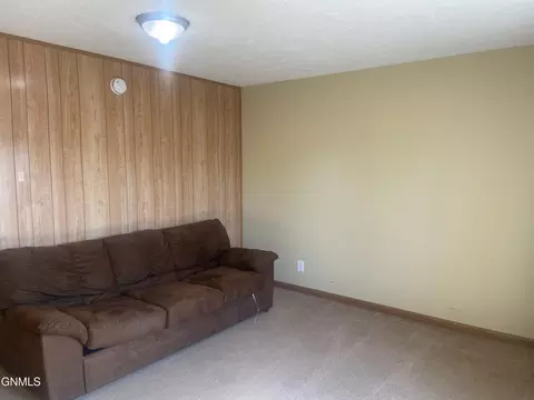 14025 Lakeview Dr, Williston, ND 58801 photo 24
