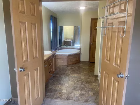 14025 Lakeview Dr, Williston, ND 58801 photo 13