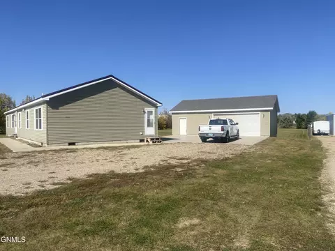 14025 Lakeview Dr, Williston, ND 58801 photo 30