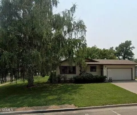 1010 12th St NE, Jamestown, ND 58401