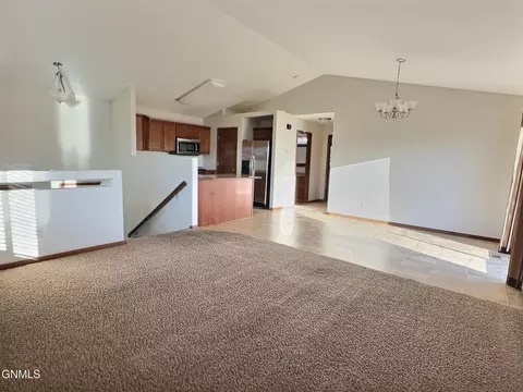 2900 Belgian Bnd SE, Mandan, ND 58554 photo 8
