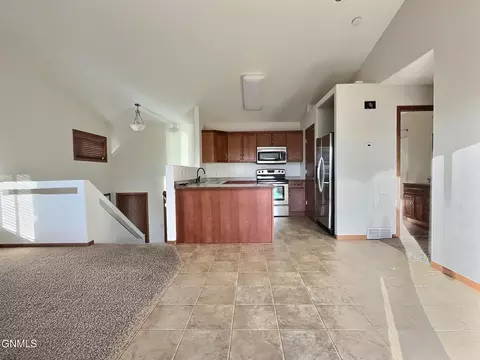 2900 Belgian Bnd SE, Mandan, ND 58554 photo 6