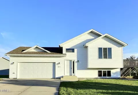2900 Belgian Bnd SE, Mandan, ND 58554