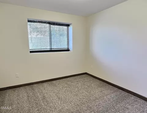 2900 Belgian Bnd SE, Mandan, ND 58554 photo 27