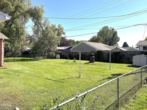 335 Easy St, Bismarck, ND 58504 photo 18