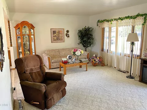 335 Easy St, Bismarck, ND 58504 photo 2