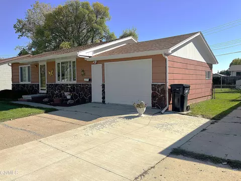 335 Easy St, Bismarck, ND 58504 photo 17