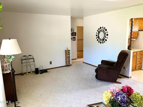 335 Easy St, Bismarck, ND 58504 photo 4