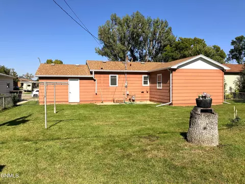 335 Easy St, Bismarck, ND 58504 photo 14