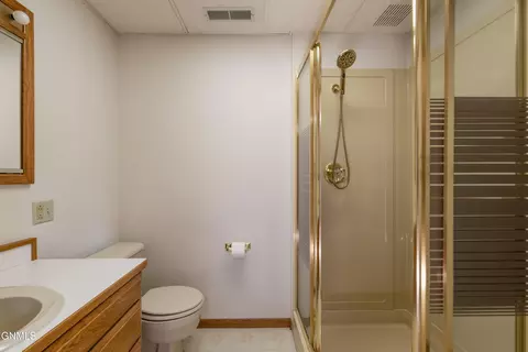 Bath - 1520 Cimarron Dr, Bismarck, ND 58503 photo 3 of 3
