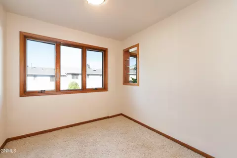 Bedroom - 1520 Cimarron Dr, Bismarck, ND 58503 photo 1 of 4