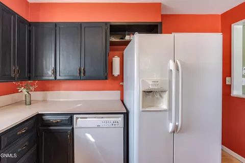 Kitchen - 1204 1st St NE, Mandan, ND 58554 photo 3 of 4