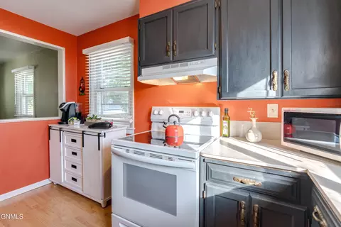 Kitchen - 1204 1st St NE, Mandan, ND 58554 photo 4 of 4