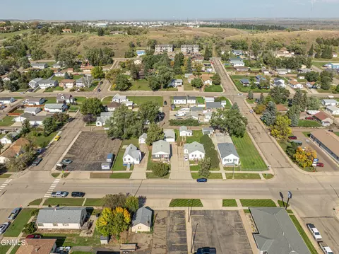 View/Area - 1204 1st St NE, Mandan, ND 58554 photo 3 of 5