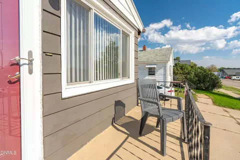 Exterior - 1204 1st St NE, Mandan, ND 58554 photo 1 of 5