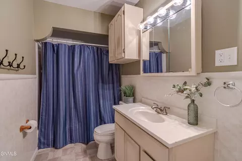 Bath - 1204 1st St NE, Mandan, ND 58554 photo 1 of 4