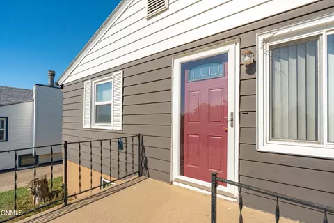 Exterior - 1204 1st St NE, Mandan, ND 58554 photo 4 of 5