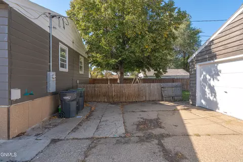 Exterior - 1204 1st St NE, Mandan, ND 58554 photo 5 of 5