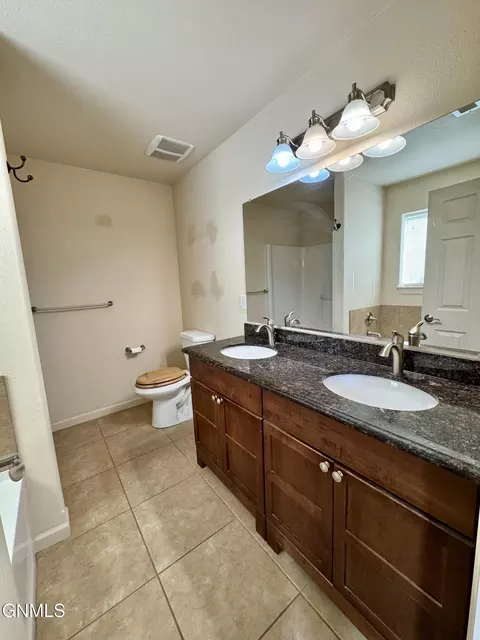 Bath - 5801 Victoria Ave, Williston, ND 58801 photo 4 of 4