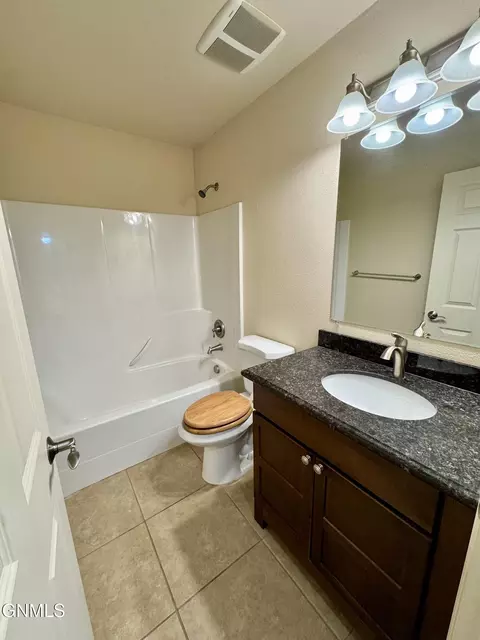 Bath - 5801 Victoria Ave, Williston, ND 58801 photo 2 of 4