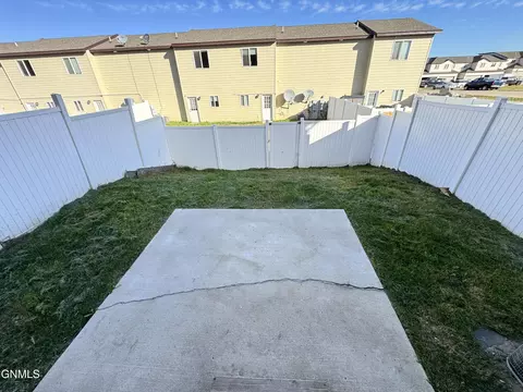 Exterior - 5801 Victoria Ave, Williston, ND 58801 photo 2 of 7