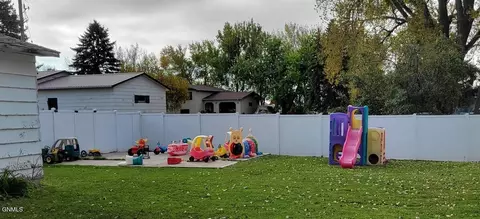 Exterior - 418 3rd Ave E, Gackle, ND 58442 photo 1 of 3