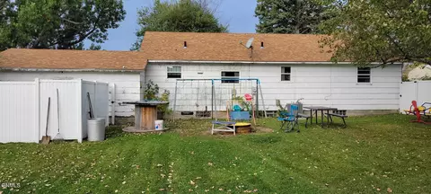 Exterior - 418 3rd Ave E, Gackle, ND 58442 photo 2 of 3