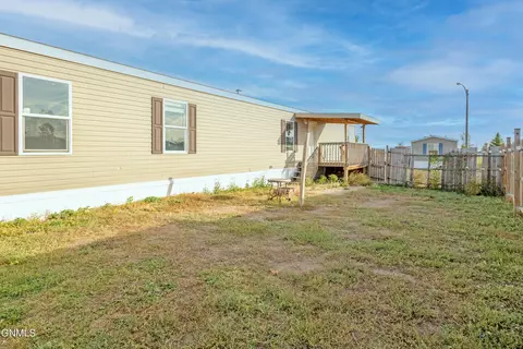 2202 35th Ter W, Williston, ND 58801 photo 5