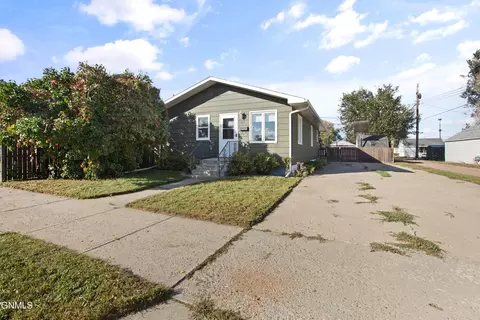 416 7th St W, Williston, ND 58801