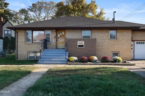 205 3rd St NW, Mandan, ND 58554 photo 32