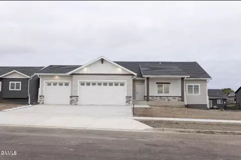3914 Steel St, Bismarck, ND 58503