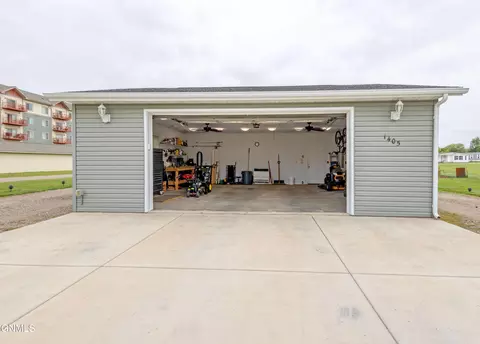 1405 48th St W, Williston, ND 58801 photo 28