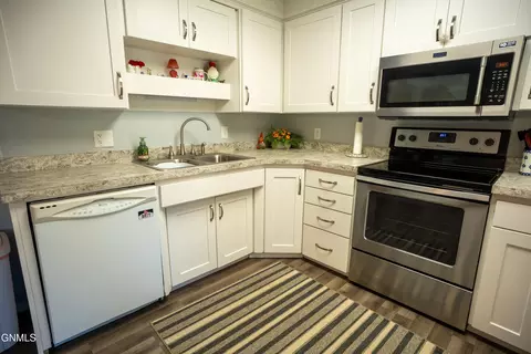 707 Interstate Ave E, Bismarck, ND 58503 photo 9